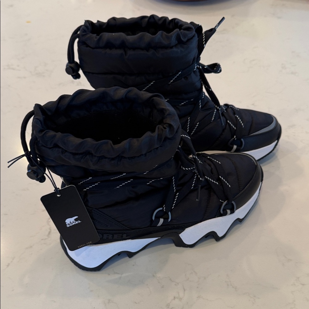New with tags size 8.5 Sorel Snow Boots